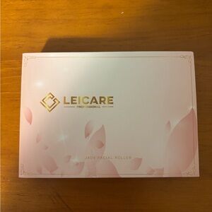 Leicare Professional Pink Jade Facial Roller